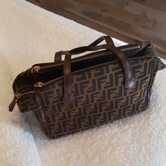 Fendi Handbag - Picture 3 of 16